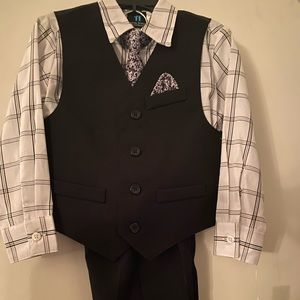 NWT Young Kings Boys suit